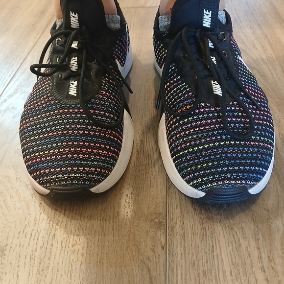 Nike Black Multi-Color Sneakers - Picture 4 of 9